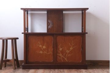 アンティーク家具　和製アンティーク　高級杉材!蒔絵が美しい茶棚(茶箪笥・飾り棚)