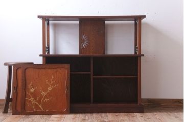 アンティーク家具　和製アンティーク　高級杉材!蒔絵が美しい茶棚(茶箪笥・飾り棚)