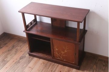 アンティーク家具　和製アンティーク　高級杉材!蒔絵が美しい茶棚(茶箪笥・飾り棚)