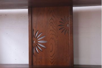 アンティーク家具　和製アンティーク　高級杉材!蒔絵が美しい茶棚(茶箪笥・飾り棚)