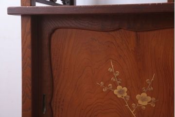 アンティーク家具　和製アンティーク　高級杉材!蒔絵が美しい茶棚(茶箪笥・飾り棚)