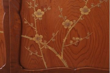 アンティーク家具　和製アンティーク　高級杉材!蒔絵が美しい茶棚(茶箪笥・飾り棚)
