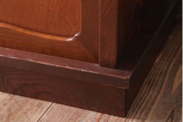 アンティーク家具　和製アンティーク　高級杉材!蒔絵が美しい茶棚(茶箪笥・飾り棚)