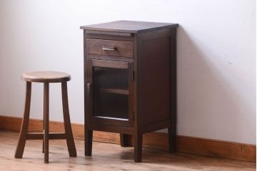 レトロ家具　昭和レトロ　小さなサイドテーブル(サイドキャビネット)