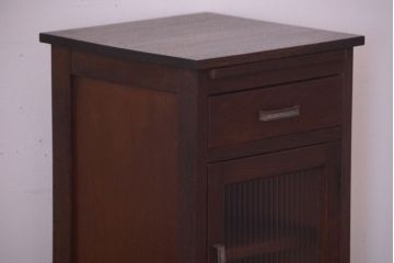 レトロ家具　昭和レトロ　小さなサイドテーブル(サイドキャビネット)