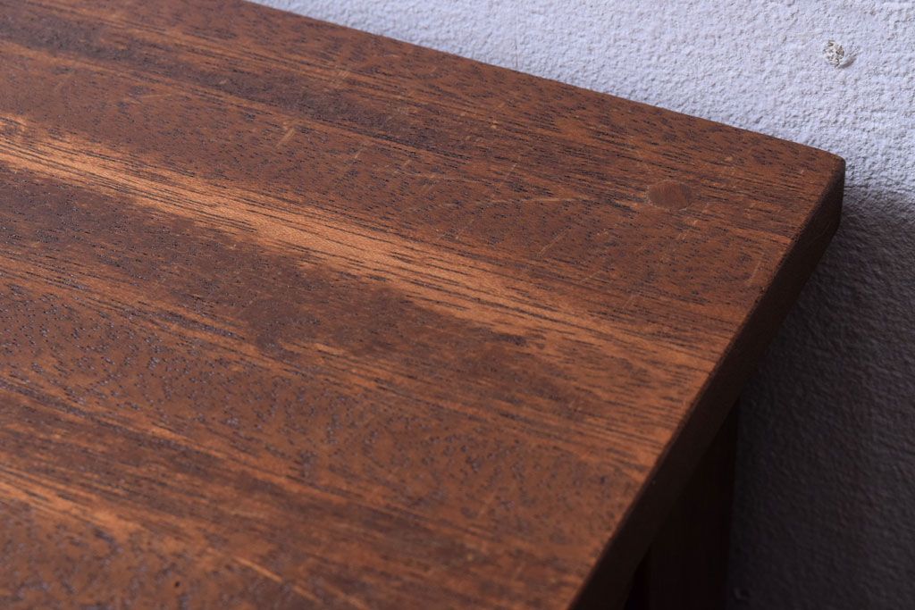 レトロ家具　昭和レトロ　小さなサイドテーブル(サイドキャビネット)(2)