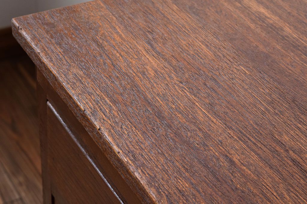 レトロ家具　昭和レトロ　小さなサイドテーブル(サイドキャビネット)(2)