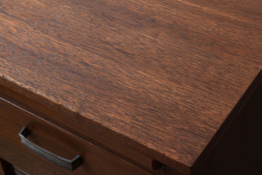 レトロ家具　昭和レトロ　小さなサイドテーブル(サイドキャビネット)(2)