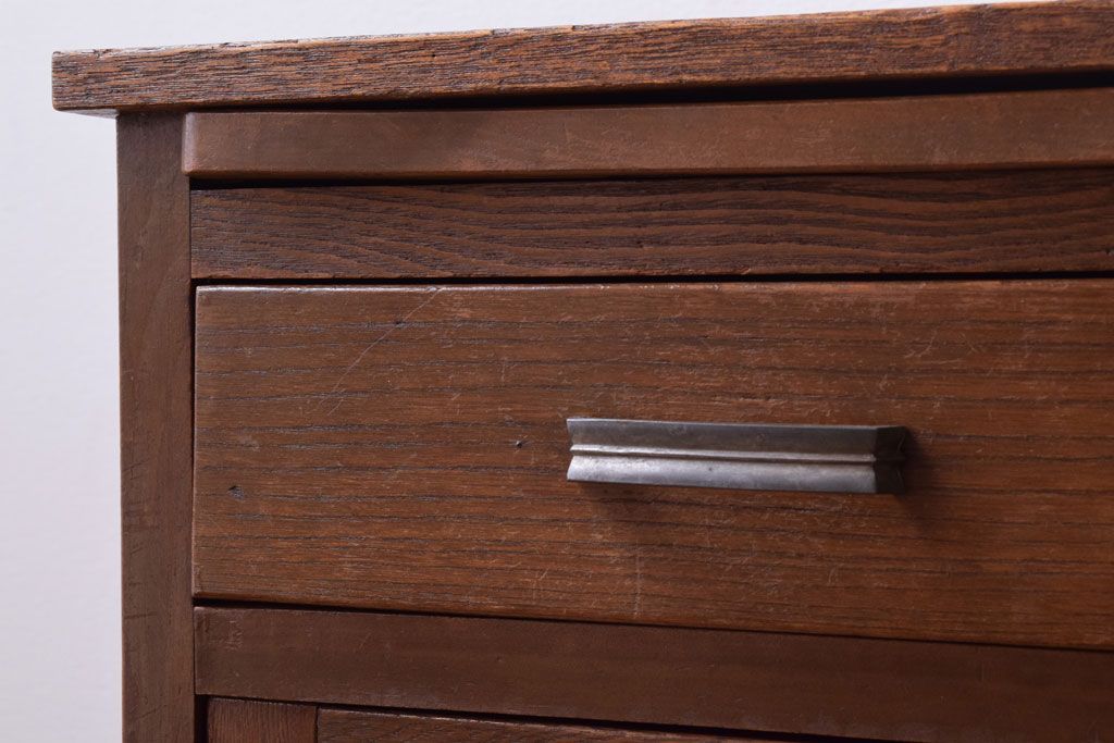 レトロ家具　昭和レトロ　小さなサイドテーブル(サイドキャビネット)(2)