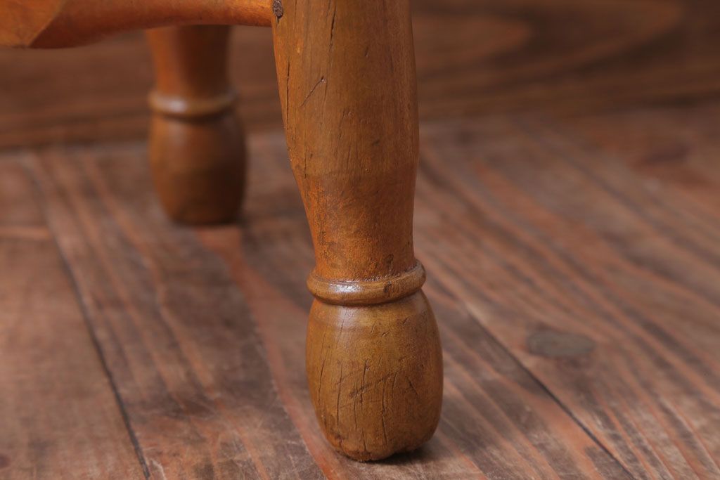 レトロ家具　アンティーク　レトロでかわいい古い木のおしゃれな丸スツール