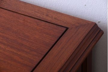 中古　高級品　彫刻が美しい唐木材のチェスト