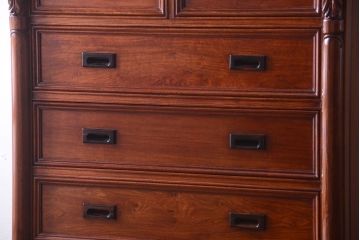 中古　高級品　彫刻が美しい唐木材のチェスト