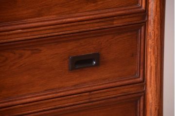中古　高級品　彫刻が美しい唐木材のチェスト