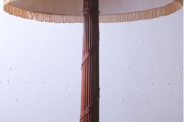 イギリスビンテージ　高級品!象嵌と彫刻が美しいフロアスタンドライト(照明)