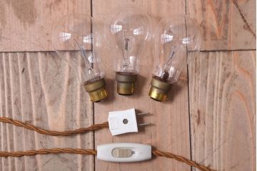 イギリスビンテージ　高級品!象嵌と彫刻が美しいフロアスタンドライト(照明)