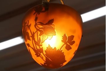 フランスビンテージ de Vianne ガレ風 カメオガラス吊り下げ照明(アールヌーヴォー)