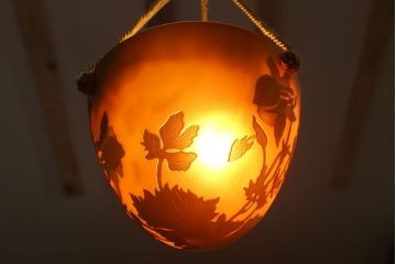 フランスビンテージ de Vianne ガレ風 カメオガラス吊り下げ照明(アールヌーヴォー)