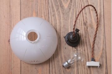 和製アンティーク　古い切子ガラスシェードのレトロな天井照明