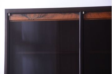 ヴィンテージ家具　北欧ビンテージ　ローズウッド材!特大収納棚(カップボード・食器棚)