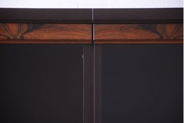 ヴィンテージ家具　北欧ビンテージ　ローズウッド材!特大収納棚(カップボード・食器棚)