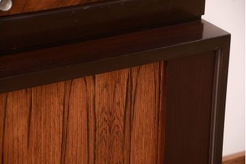 ヴィンテージ家具　北欧ビンテージ　ローズウッド材!特大収納棚(カップボード・食器棚)