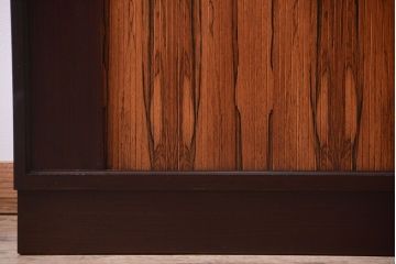 ヴィンテージ家具　北欧ビンテージ　ローズウッド材!特大収納棚(カップボード・食器棚)