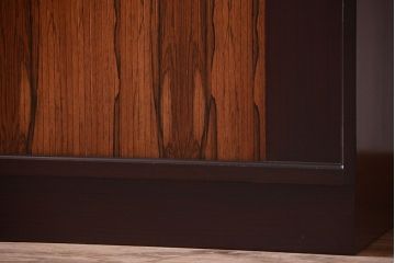 ヴィンテージ家具　北欧ビンテージ　ローズウッド材!特大収納棚(カップボード・食器棚)