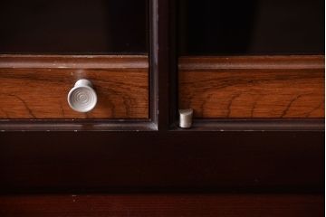 ヴィンテージ家具　北欧ビンテージ　ローズウッド材!特大収納棚(カップボード・食器棚)