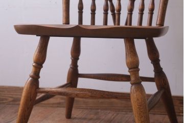 中古　キツツキマーク　飛騨産業　ナラ材のウィンザーチェア(1)(ウインザーチェア)