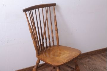 中古　キツツキマーク　飛騨産業　ナラ材のウィンザーチェア(2)(ウインザーチェア)