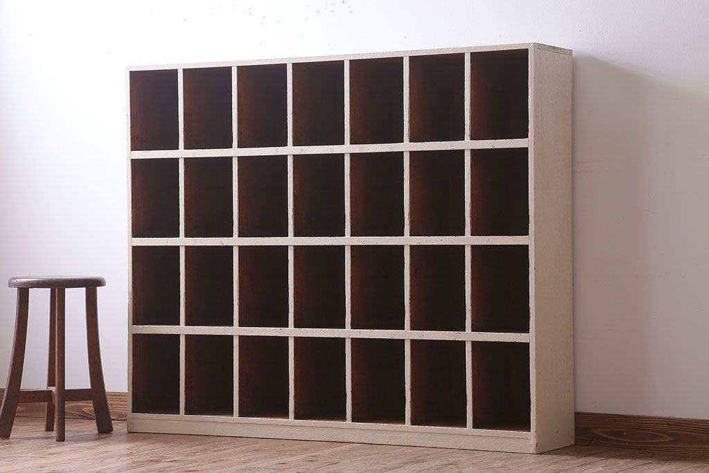 アンティーク家具　アンティーク　オリジナルペイント!白ペンキの古いマス目棚(2)