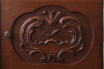 アンティーク家具　フランスアンティーク　ウォールナット材の優雅なサイドテーブル(花台)