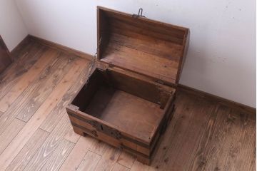 アンティーク雑貨　イギリスビンテージ　宝箱型収納ボックス(収納箱)