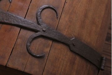 アンティーク雑貨　イギリスビンテージ　宝箱型収納ボックス(収納箱)