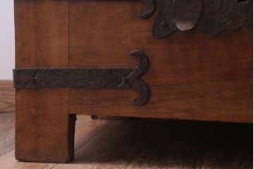 アンティーク雑貨　イギリスビンテージ　宝箱型収納ボックス(収納箱)