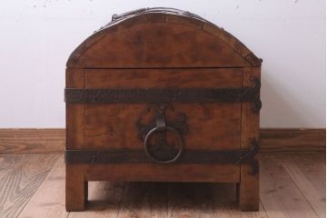 アンティーク雑貨　イギリスビンテージ　宝箱型収納ボックス(収納箱)