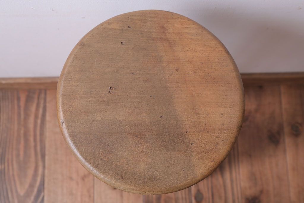 アンティーク雑貨　和製アンティーク　シンプルなハイスツール