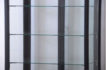 アンティーク家具　大正ロマン　丸脚!つや消しブラックペイントの縦型アンティークガラスケース