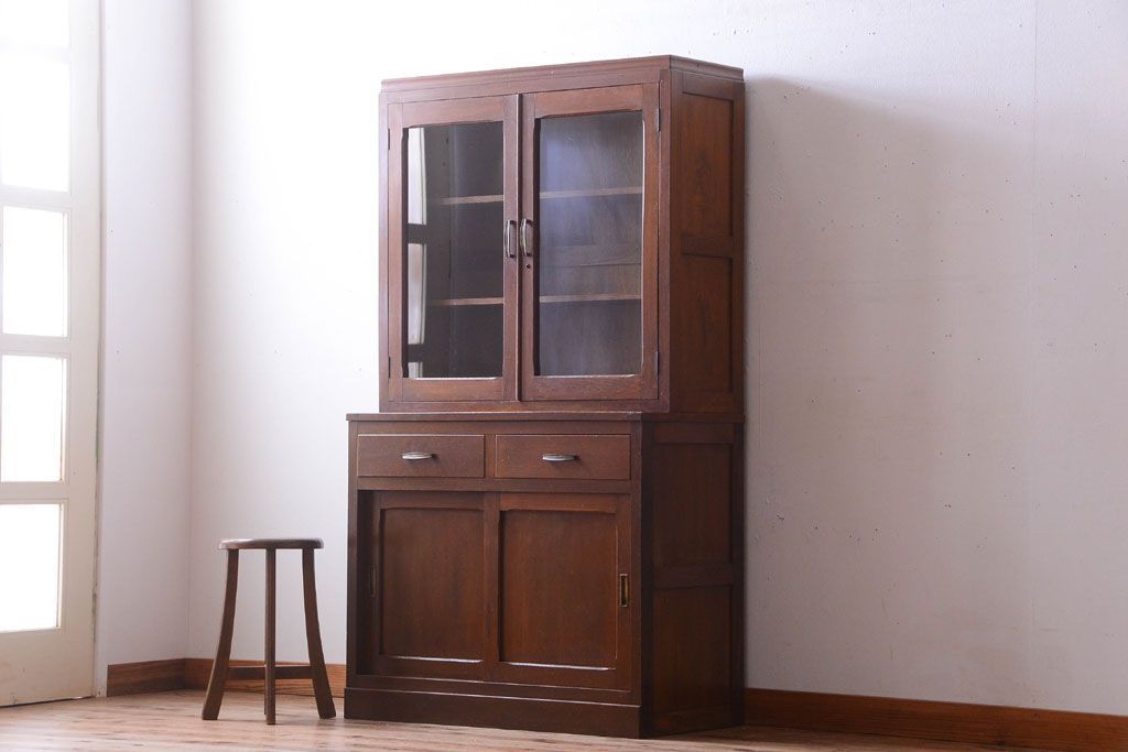 レトロ家具　昭和レトロ　シンプルな木製カップボード(食器棚)