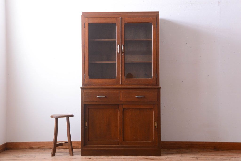 レトロ家具　昭和レトロ　シンプルな木製カップボード(食器棚)