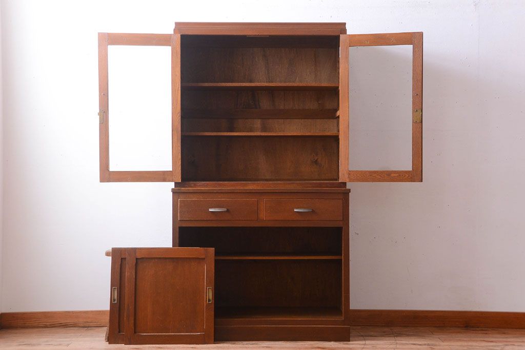 レトロ家具　昭和レトロ　シンプルな木製カップボード(食器棚)