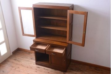 レトロ家具　昭和レトロ　シンプルな木製カップボード(食器棚)