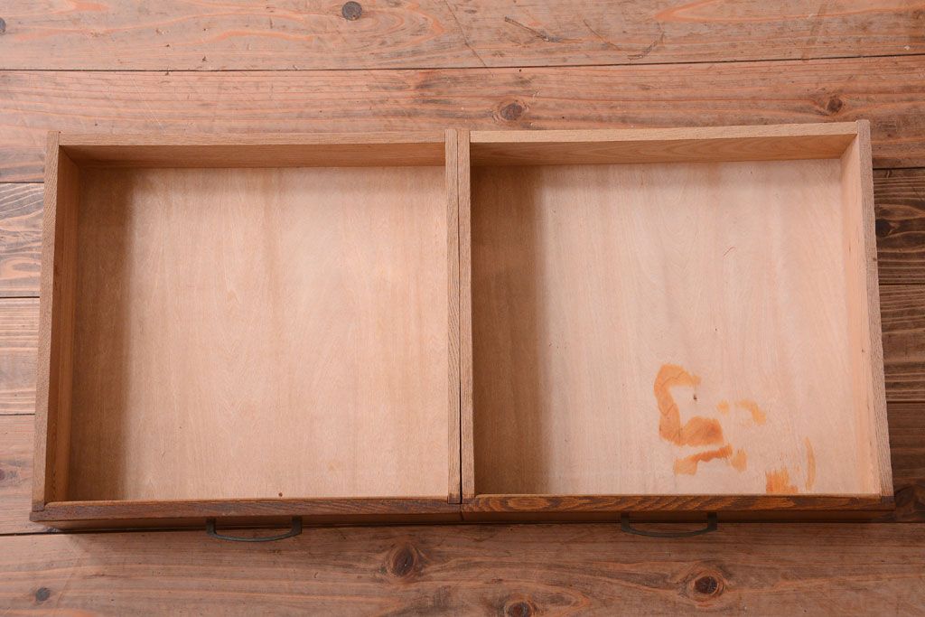 レトロ家具　昭和レトロ　シンプルな木製カップボード(食器棚)