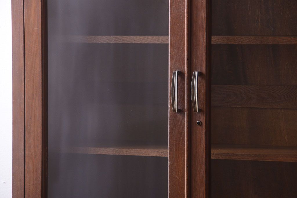 レトロ家具　昭和レトロ　シンプルな木製カップボード(食器棚)