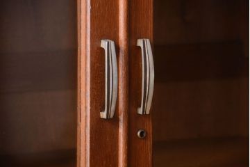 レトロ家具　昭和レトロ　シンプルな木製カップボード(食器棚)