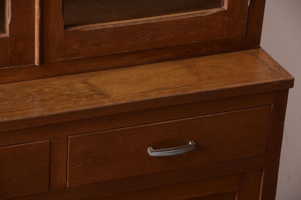 レトロ家具　昭和レトロ　シンプルな木製カップボード(食器棚)