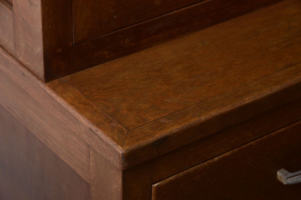 レトロ家具　昭和レトロ　シンプルな木製カップボード(食器棚)