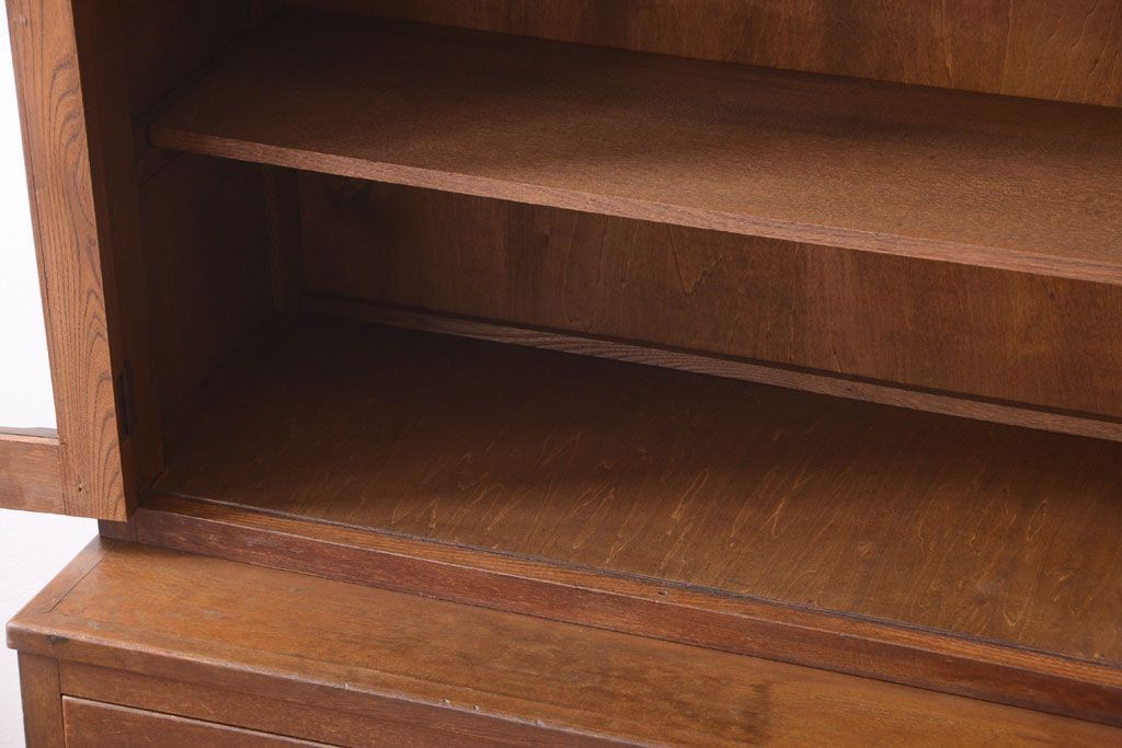 レトロ家具　昭和レトロ　シンプルな木製カップボード(食器棚)