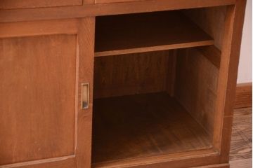 レトロ家具　昭和レトロ　シンプルな木製カップボード(食器棚)