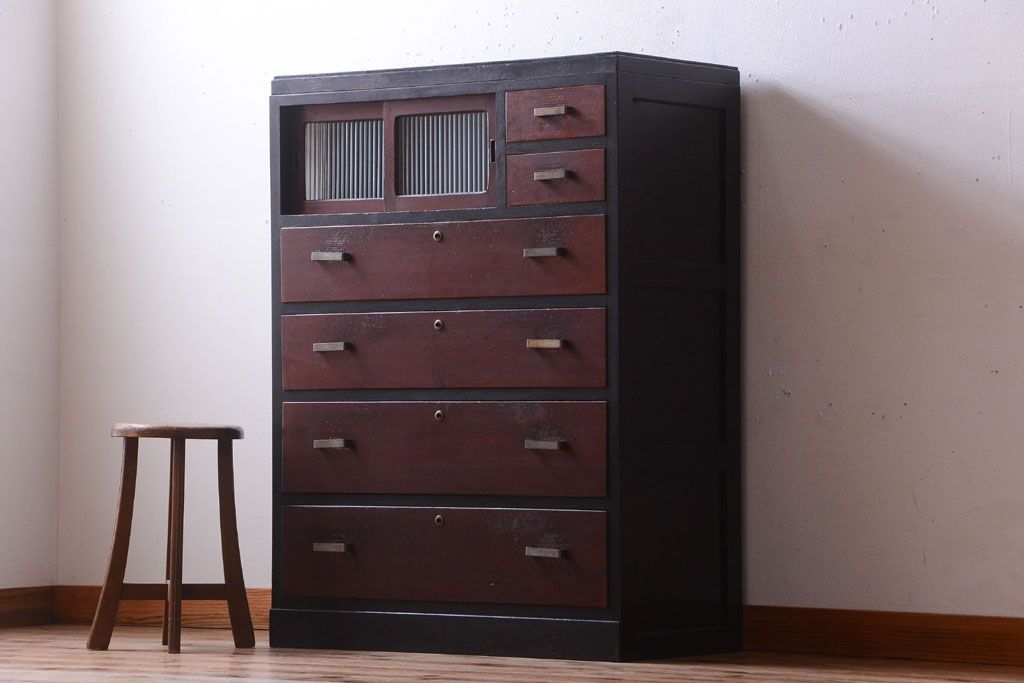 レトロ家具　昭和レトロ　モールガラス入り!古い木製のアンティークチェスト